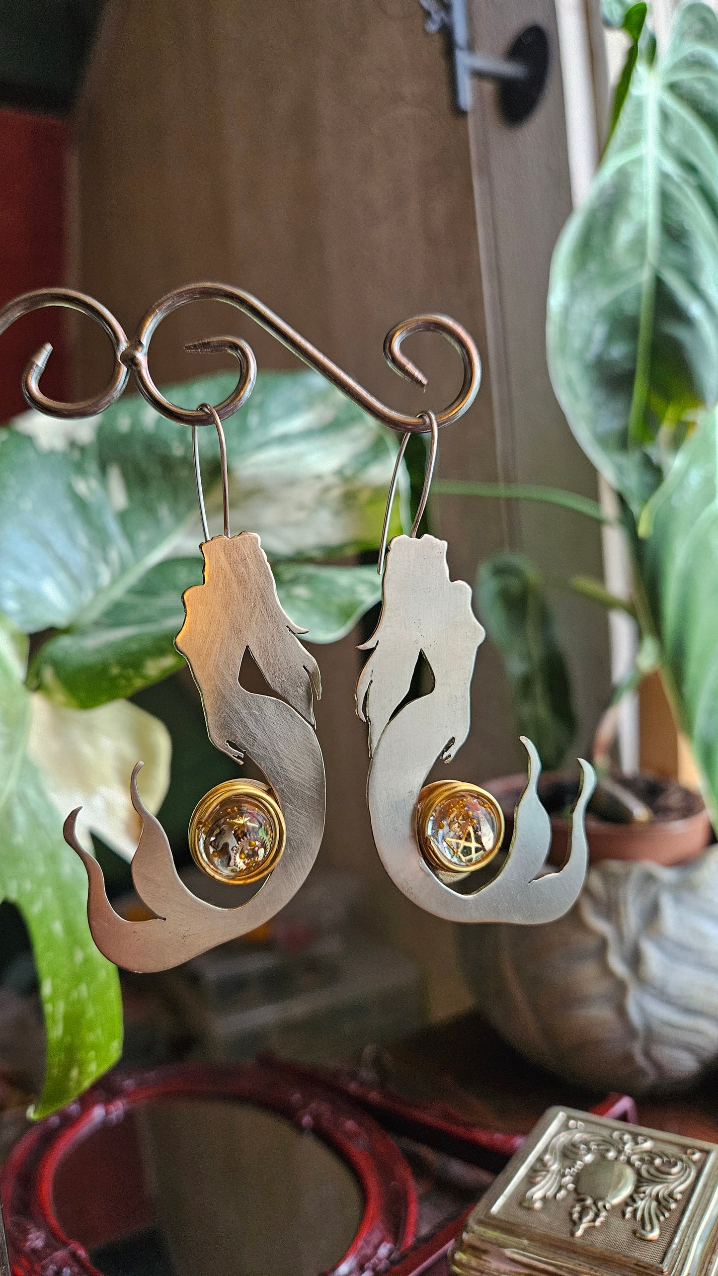 🧜‍♀️ Mermaid Timekeeper Earrings